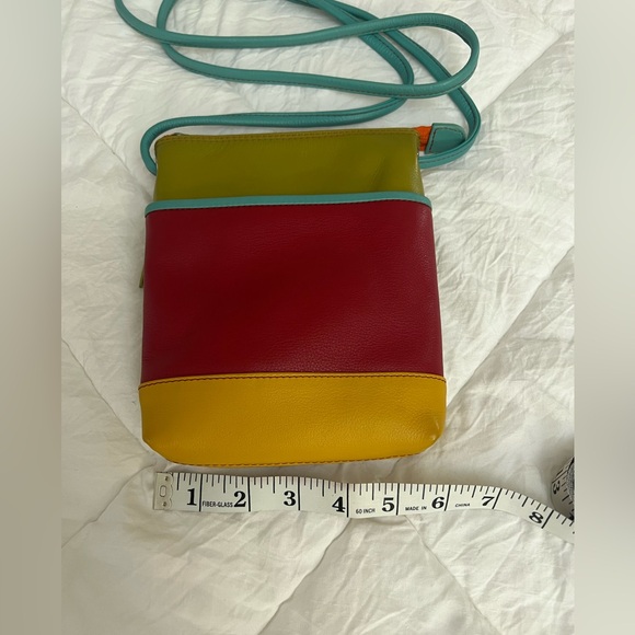 ili NY & Co. Cross Body Purse! Genuine Leather in excellent condition. - Picture 2 of 16
